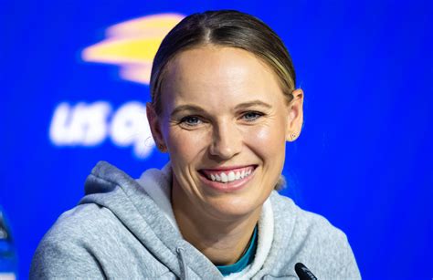 caroline wozniacki body paint|Vidéo : Caroline Wozniacki entièrement nue pour le Body Issue。